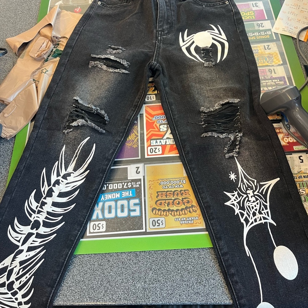 Stylish Black Graphic Jeans - Picture 2 of 3